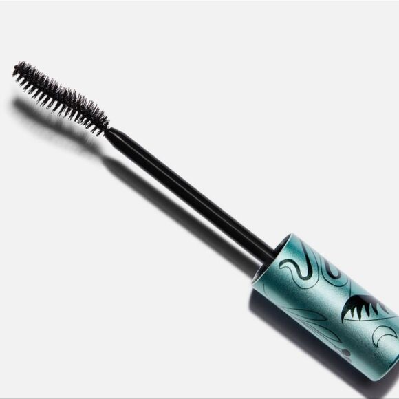 Urban Decay Wild Lash Vegan Olant Flowered Volumizing Mascara - Picture 7 of 10